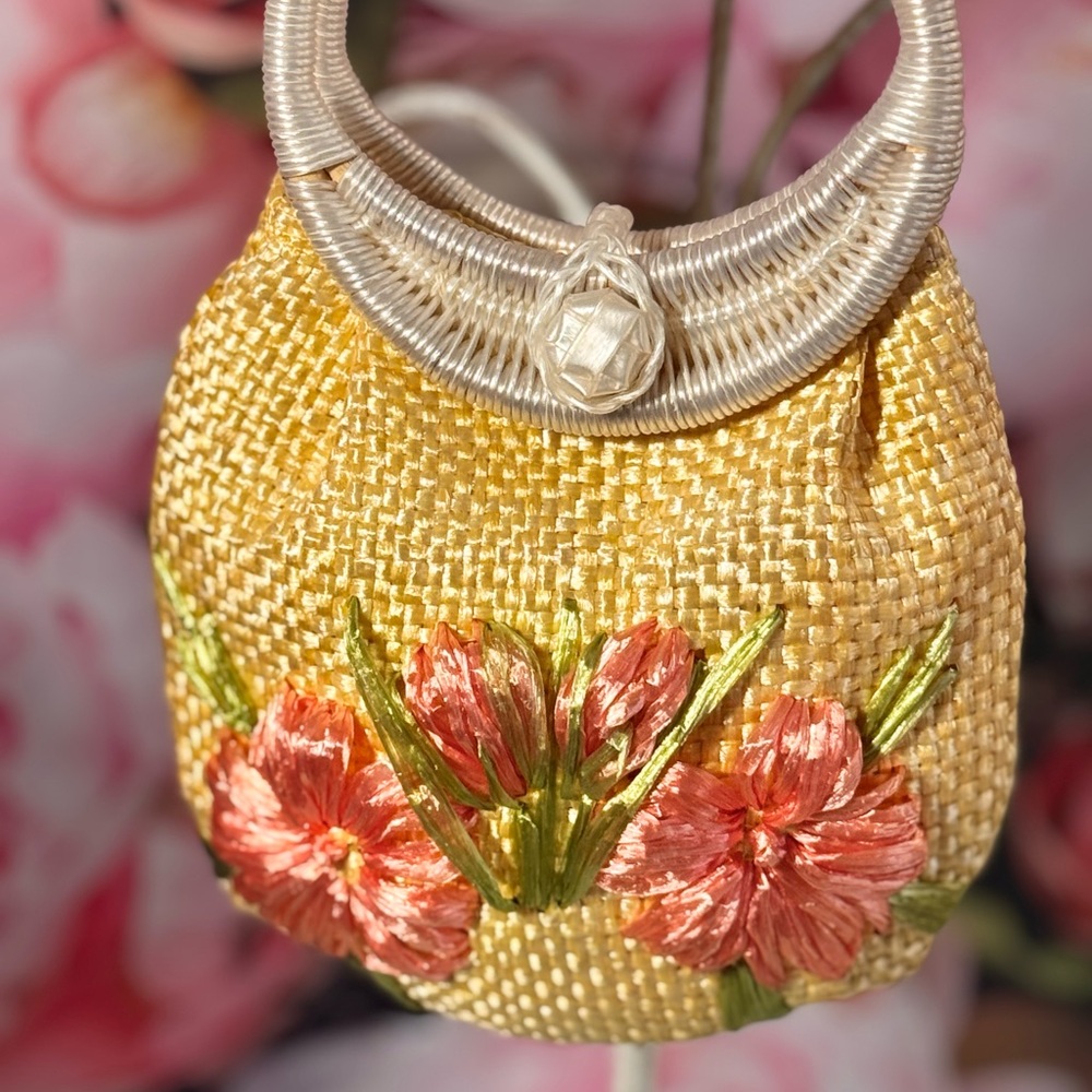 Cutest Vintage Mini Straw Floral bag Handmade in the Philippines - Picture 2 of 6